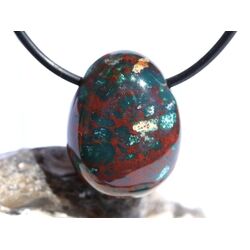 Heliotrop Trommelstein gebohrt - AA-Sonderqualit�t - ca. 2,5 cm x 1,9 cm x 1,3 cm