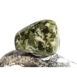 Schneeflockenepidot (Epidot-Feldspat) Trommelstein - Sonderqualitt - ca. 2,4 cm x 1,8 cm x 1 cm (GKS)