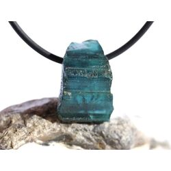 Turmalin blau (Indigolith) Kristall / Rohsteinform gebohrt - Sonderqualitt - Raritt - ca. 2,1 cm x 1,4 cm x 1,3 cm (GKS)