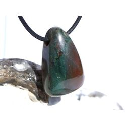 Heliotrop Schmuckstein Cabochon gebohrt - Sonderqualit�t - ca. 3 cm x 2 cm x 1,2 cm