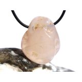 Chalcedon rosa (Rosenchalcedon) Trommelstein gebohrt - Sonderqualität - Rarität - ca. 3,3 cm x 2,6 cm x 1,9 cm