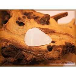 Skolezit (Zeolithe) Trommelstein - Sonderqualitt - ca. 3,4 cm x 1,9 cm x 1,5 cm (GKS)