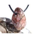 Erdbeerquarz Trommelstein gebohrt - Sonderqualität -...