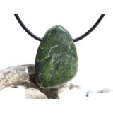 Serpentin mit Stichtit (Atlantisit) Trommelstein /...