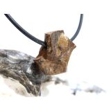 Staurolith (Kreuzstein) Rohstein gebohrt - Rarität - Sonderqualität - ca. 1,9 cm x 1,6 cm x 1,3 cm