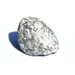 Hornblende Rohstein - Rarit�t - ca. 5,5 cm x 4,2 cm x 2,5 cm