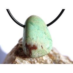 Chrysopras Trommelstein gebohrt - ca. 3 cm x 2 cm x 1,5 cm