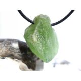 Peridot Kristall- / Rohsteinform mit Spitze, gebohrt...