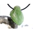Peridot Kristall- / Rohsteinform mit Spitze, gebohrt (Olivin / Chrysolith) - Sonderqualität - ca. 2,6 cm x 2 cm x 1,9 cm