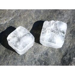 Apophyllit farblos / wei� Kristall / Rohstein flach - Sonderqualit�t - ca. 0,7 - 1,1 cm