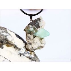 Apophyllit grn Kristallstufe / Rohstein Anhnger Silberse - Raritt - Sonderqualitt - ca. 4,2 cm x 2,4 cm x 2,4 cm