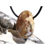 Versteinertes Holz Trommelstein gebohrt - Sonderqualität - ca. 2,8 cm x 2 cm x 1,3 cm