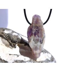 Chevron-Amethyst (Amethystquarz) XXL Rohsteinform angetrommelt, gebohrt - ca. 5,1 cm x 2 cm x 1,8 cm