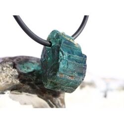 Turmalin blau (Indigolith) Kristall / Rohsteinform gebohrt - Sonderqualitt - Raritt - ca. 2,2 cm x 1,4 cm x 1 cm (GKS)