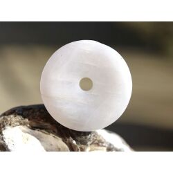 Schneequarz / Milchquarz Donut 35 mm (4 mm stark) - Sonderpreis wg. Makel -