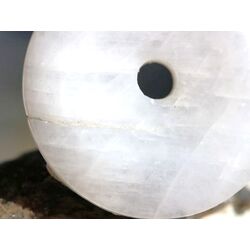 Schneequarz / Milchquarz Donut 35 mm (4 mm stark) - Sonderpreis wg. Makel -