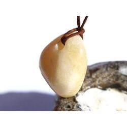 Calcit orange (Orangencalcit) Trommelstein gebohrt - ca. 2,5 cm x 2,1 cm x 1,3 cm