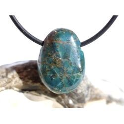 Apatit blau natur Trommelstein gebohrt - ca. 2,2 cm x 1,6 cm x 0,8 cm