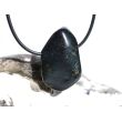 Jade schwarz (Chalkopyrit-Nephrit) Trommelstein gebohrt - Rarität - ca. 3,3 cm x 2,1 cm x 1,9 cm