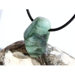 Smaragd Schmuckstein gebohrt (Beryll) - Rarit�t - ca. 2,6 cm x 1,7 cm x 1,2 cm