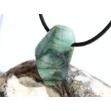 Smaragd Schmuckstein gebohrt (Beryll) - Rarität - ca. 2,6 cm x 1,7 cm x 1,2 cm