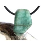 Smaragd Schmuckstein gebohrt (Beryll) - Rarität - ca. 2,6 cm x 1,7 cm x 1,2 cm