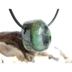 Smaragd Schmuckstein gebohrt (Beryll) - Rarit�t - ca. 2,3 cm x 1,8 cm x 2 cm