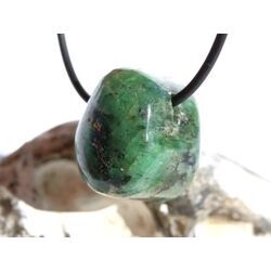 Smaragd Schmuckstein gebohrt (Beryll) - Rarit�t - ca. 2,3 cm x 1,8 cm x 2 cm