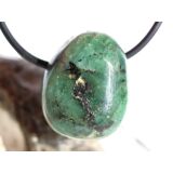 Smaragd Schmuckstein gebohrt (Beryll) - Rarität - ca. 2,3 cm x 1,8 cm x 2 cm