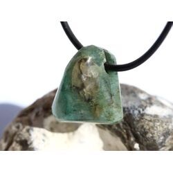 Smaragd Schmuckstein gebohrt (Beryll) - Rarit�t - ca. 2 cm x 1,9 cm x 1,4 cm