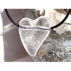 Bergkristall Swing Herz Schmuckstein gebohrt - schne Qualitt - ca. 3,2 cm x 2,4 cm x 1,2 cm - Sonderpreis wg. Makel -