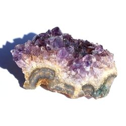 Amethyst Kristallstufe mitteldunkel (Brasilien) - Sonderqualit�t - ca. 5,6 cm x 3,7 cm x 3,4 cm