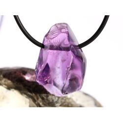 Amethyst mittelhell Kristall / Rohstein angetrommelt (Trommelstein) gebohrt - AAA-Sonderqualitt - Raritt - ca. 3,2 cm x 2,1 cm x 1,8 cm