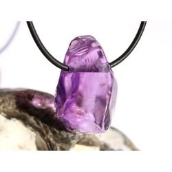 Amethyst mittelhell Kristall / Rohstein angetrommelt (Trommelstein) gebohrt - AAA-Sonderqualitt - Raritt - ca. 3,2 cm x 2,1 cm x 1,8 cm