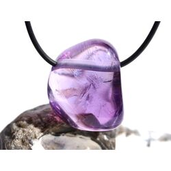 Amethyst mittelhell Regenbogenkristall Trommelstein / Schmuckstein gebohrt - AA-Sonderqualitt - ca. 3 cm x 2,5 cm x 2 cm