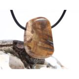 Versteinertes Holz Scheibenstein / Schmucklstein gebohrt...