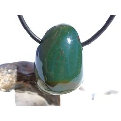 Heliotrop Trommelstein gebohrt - AA-Sonderqualit�t - ca. 2,7 cm x 1,9 cm x 1,9 cm