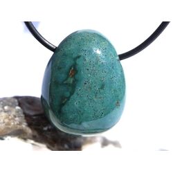 Heliotrop Trommelstein gebohrt - AA-Sonderqualit�t - ca. 2,7 cm x 2,2 cm x 1,3 cm