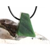 Nephrit-Jade Schmuckstein / Scheibenstein gebohrt matt -...