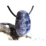 Cordierit (Iolith) Trommelstein / Scheibenstein gebohrt - ca. 2,7 cm x 1,9 cm x 1,4 cm