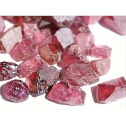 Rhodolith (Granat) Kristalle / Rohsteine / Schleifware / Granulat - AAA-Sonderqualität - Rarität - ca. 20 g (GKS)