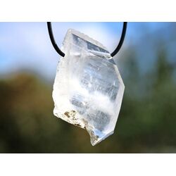 Bergkristall Fadenquarz XXXL Natur-Kristall / Rohstein / Scheibenstein gebohrt - Sonderqualitt - Raritt - ca. 5,6 cm x 3,6 cm x 1,5 cm