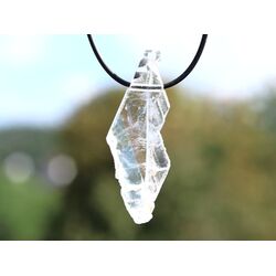 Bergkristall Fadenquarz XXXL Natur-Kristall / Rohstein / Scheibenstein gebohrt - AA-Sonderqualitt - Raritt - ca. 6 cm x 1,9 cm x 0,9 cm