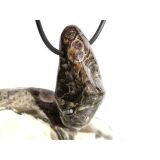 Turitella-Jaspis Trommelstein gebohrt -...