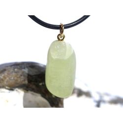 Calcit gr�n Trommelstein Anh�nger �se - ca. 2,8 cm x 1,2 cm x 1,1 cm