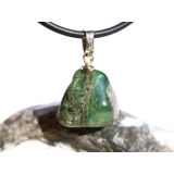Turmalin grün (Verdelith) Trommelstein Anhänger Öse Schmuckdose - Rarität - ca. 2,2 cm x 1,4 cm x 1 cm