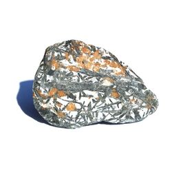 Hornblende Rohstein - Rarit�t - ca. 6 cm x 4,2 cm x 2,1 cm