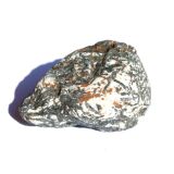 Hornblende Rohstein - Rarität - ca. 6 cm x 4,2 cm x 2,1 cm