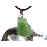 Peridot Kristall- / Rohsteinform Anhänger Silberöse (Olivin / Chrysolith) - Sonderqualität - ca. 3,5 cm x 2,1 cm x 1,2 cm (GKS)