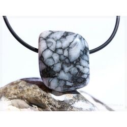 Pinolith (Pinolit / Eisblumen-Magnesit) Trommelstein gebohrt - Sonderqualitt - ca. 2,3 cm x 1,9 cm x 1,2 cm